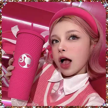Miniso Barbie Vandens Puodelį Plastikinių Puodelių, Šiaudelių Anime Didelės Talpos Nešiojamas Arbata Sultys Sporto Lauko Vandens Puodelis Gėrimo Butelis Dovanos