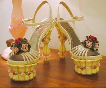 Vasaros Platforma Keista Stiliaus Sandalai Kietas Geltonas/Mėlynas Dizainas Gėlių Fretwork Aukštakulnius Moterys Dirželio Sagtis Sandalai Vazonas batai
